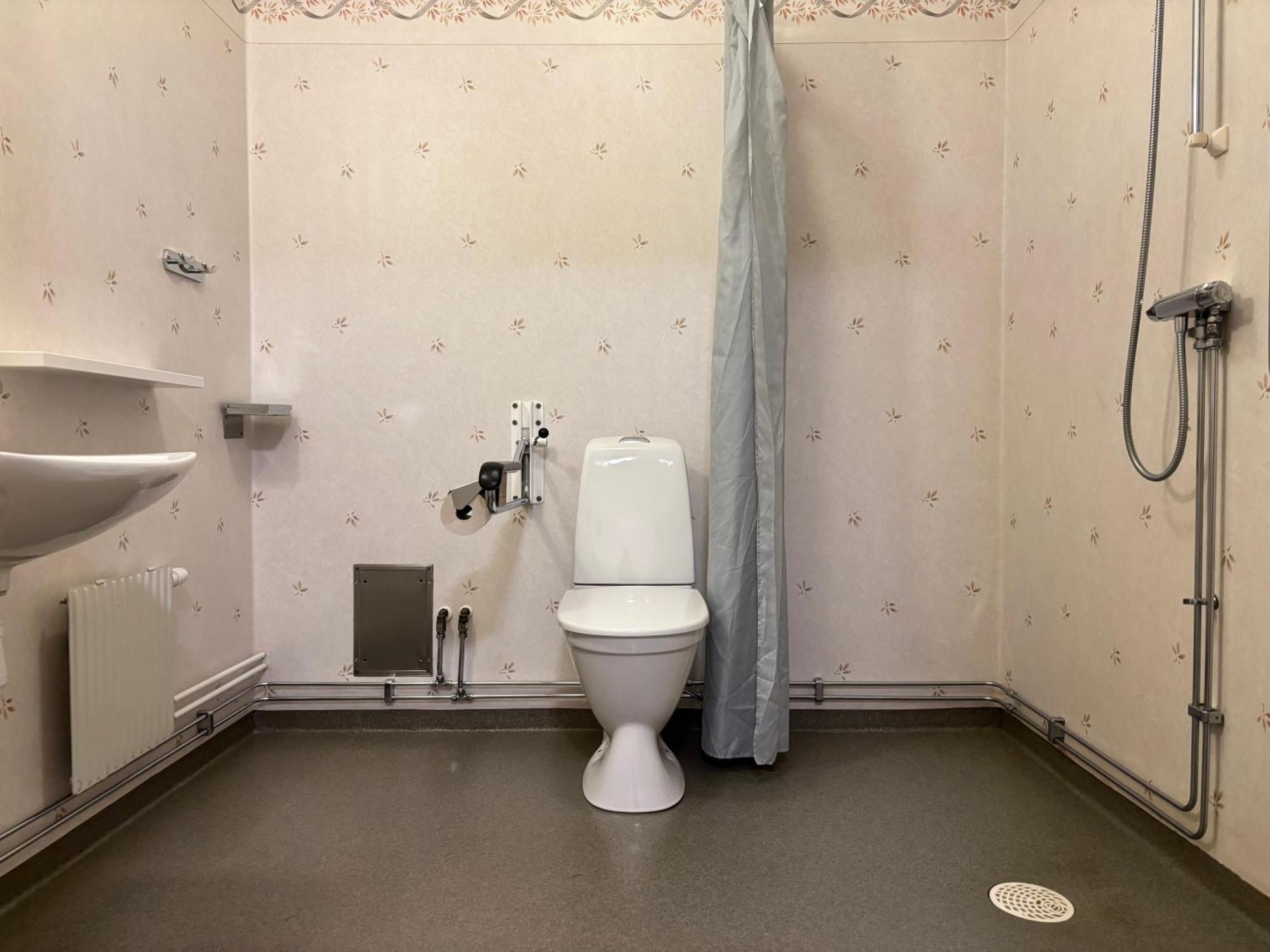 Logi Tuppen, Vandrarhem - Oskarshamns Folkhoegskola Exteriör bild